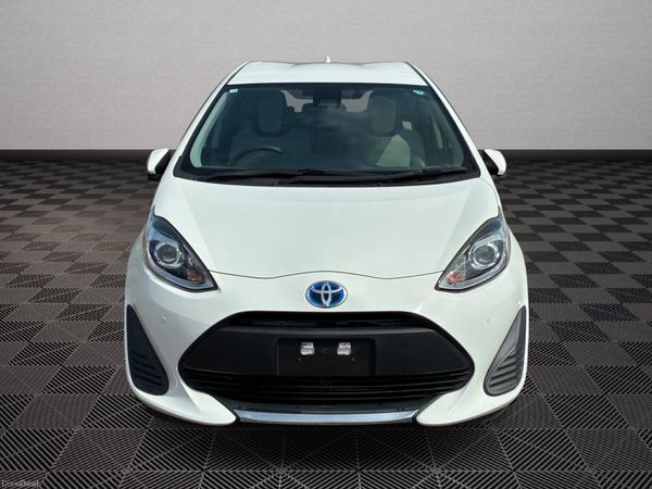 Toyota Aqua Hybrid *Automatic* 386928724