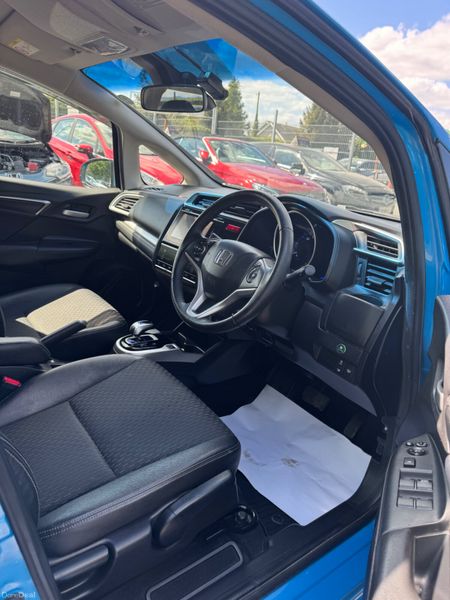 Honda Fit Hybrid Automatic 386932556