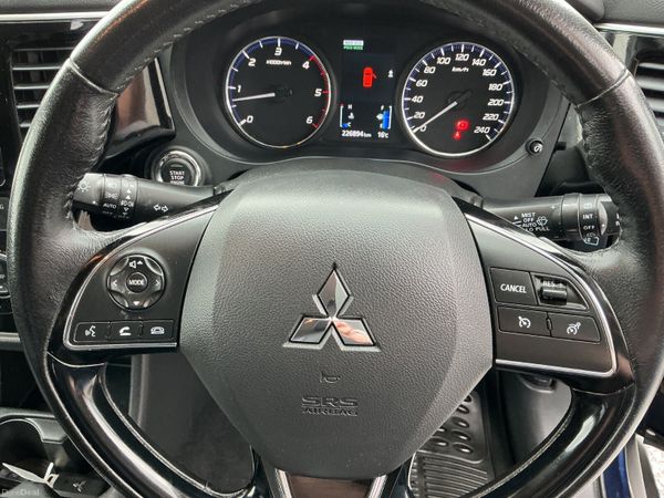 2016 MITSUBISHI OUTLANDER 4X4 7 SEATER SPOTLESS 387084700
