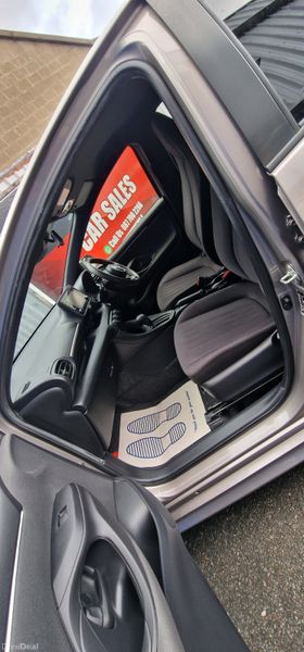 Toyota yaris 387085766
