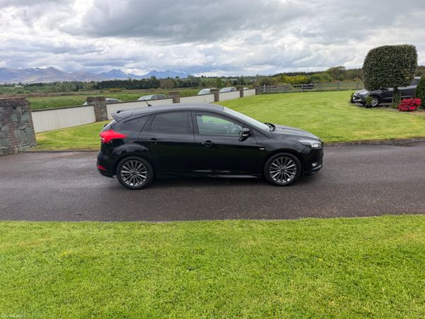 Ford Focus ST Line TDCI 387085972