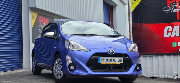 Toyota Aqua Hybrid 387088072