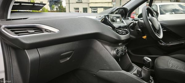 Peugeot 208 2015 AA APPROVED 387098458