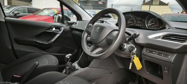 Peugeot 208 2015 AA APPROVED 387098500