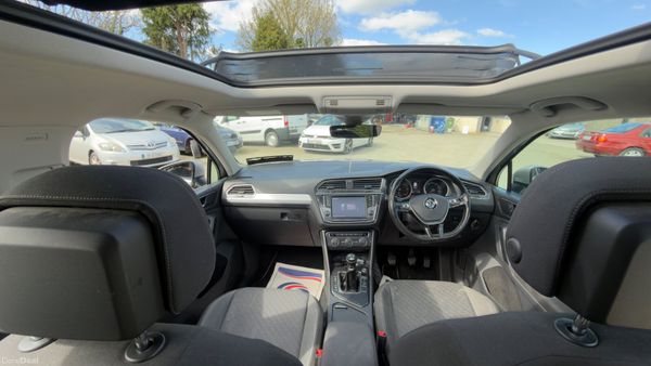 2017 2.0TDI Volkswagen Tiguan (Sunroof Model) 387142326