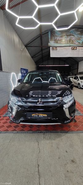 2018 Mitsubishi Outlander Plug in Hybrid 387156972