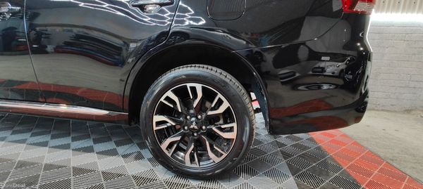 2018 Mitsubishi Outlander Plug in Hybrid 387156938