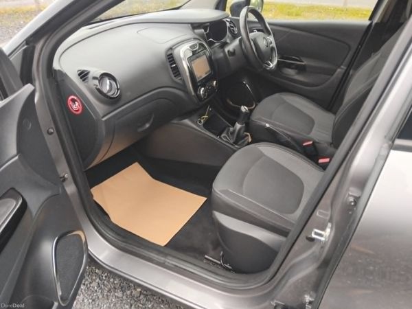 Renault Captur 2016 387101588