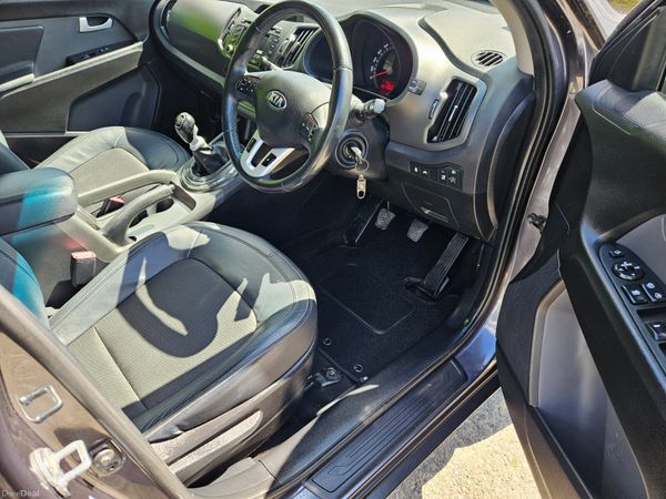 Kia Sportage 2013 1.7 EX model only 118klm 387123676