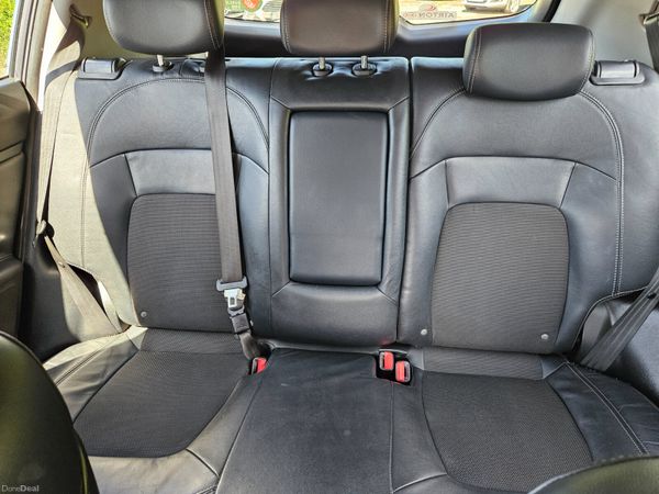 Kia Sportage 2013 1.7 EX model only 118klm 387123774