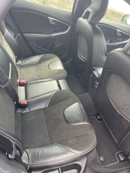 162 Volvo V40 R-Design.. Auto.. Low KMs.. 1 Owner 387129642