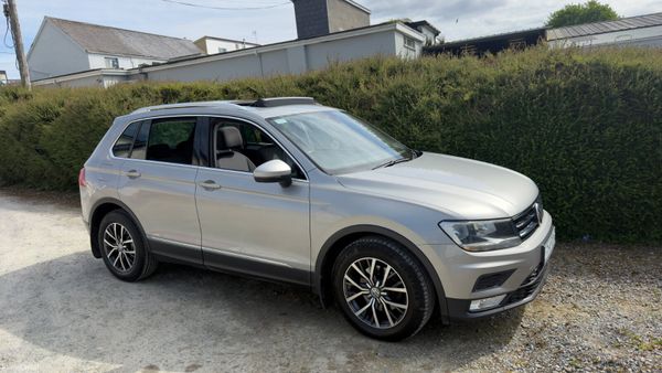 2017 2.0TDI Volkswagen Tiguan (Sunroof Model) 387138336