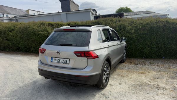 2017 2.0TDI Volkswagen Tiguan (Sunroof Model) 387138542