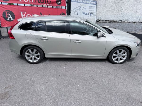 Volvo V60 2.0D SE LUX AUTO Low KMs 387248638