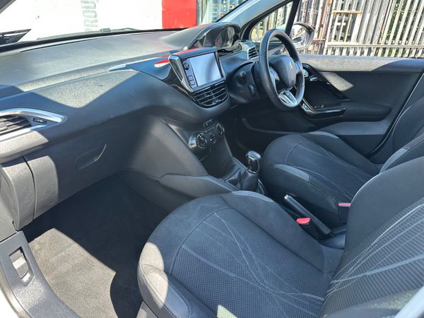 Peugeot 208 1.2 Petrol NCT TAX LOW KMS 387254924