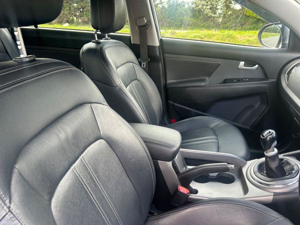 Kia Sportage 2015, low milage , black leather 387261970