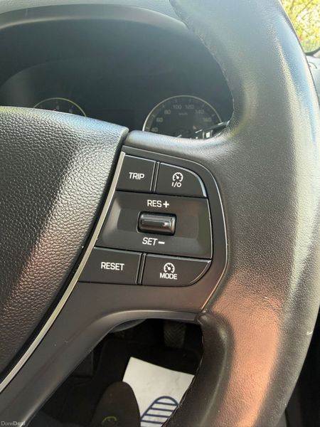 Hyundai i20 2016 DELUXE *** ONLY 52k/MILES*** 387265096