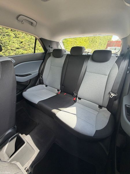 Hyundai i20 2016 DELUXE *** ONLY 52k/MILES*** 387265106