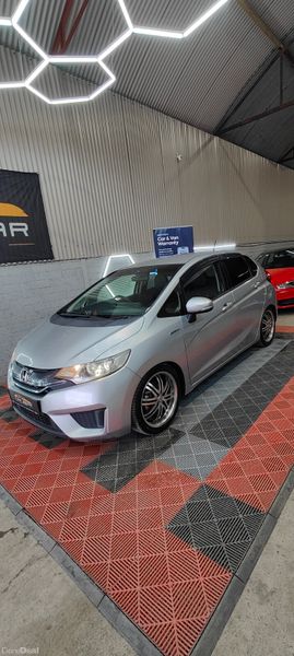 2015 Honda Fit 1.5 Petrol Hybrid- Lowest Milage 387366980