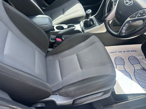 2015 HYUNDAI I30 1.6d DELUXE LOW KMS 387367678