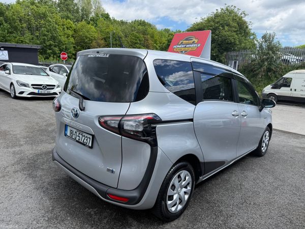 2018 Toyota Sienta 1.5 Hybrid Automatic 387369358