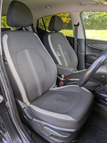 Hyundai i10 Deluxe Plus 2023 387377444