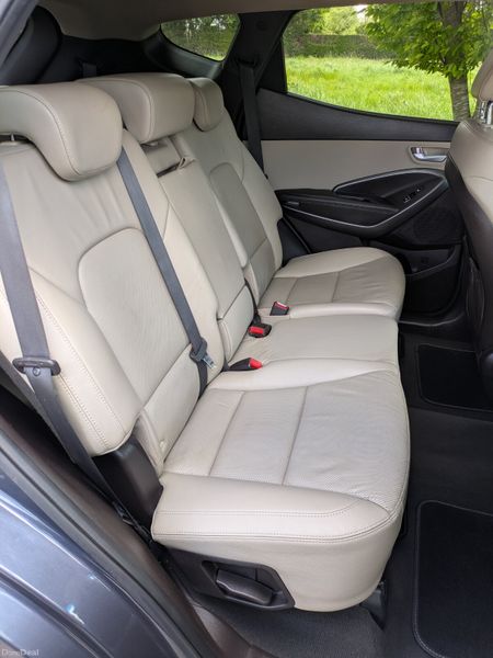 Hyundai Santa Fe Executive/4X4/ 7-SEATER 387390390