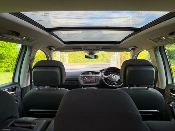 2019 Volkswagen Tiguan R-Line Panoramic Sunroof 387302112