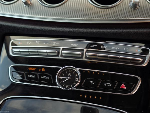 Mercedes-Benz E-Class 2018 387318042
