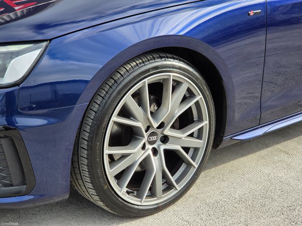 AUDI A4 2021 NAVARRA BLUE BLACK EDITION 387318104