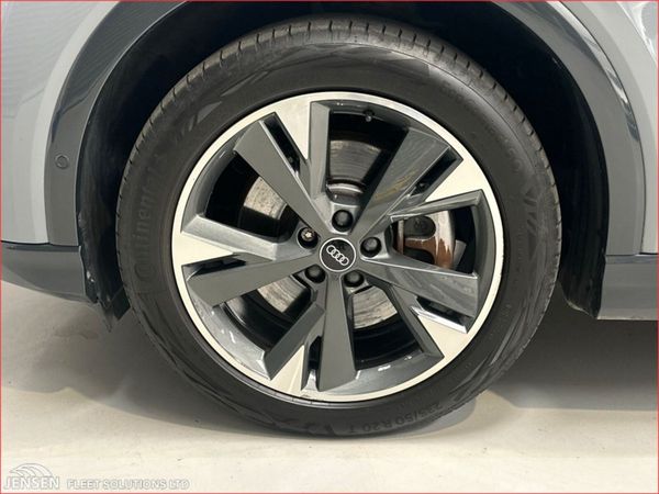 Audi Q4 e-tron 40 Sport SUV w/ Extras Larger Range 387444502