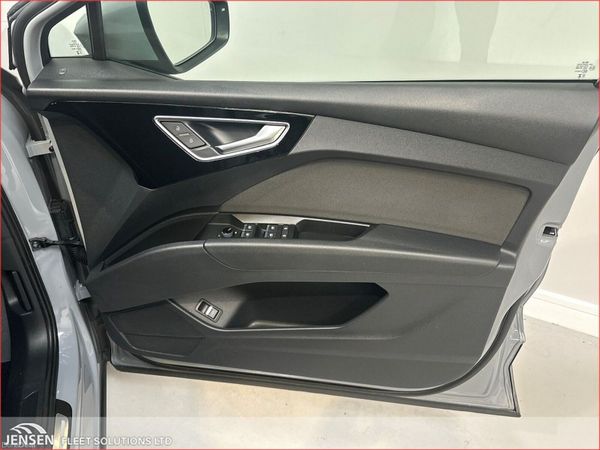 Audi Q4 e-tron 40 Sport SUV w/ Extras Larger Range 387444504
