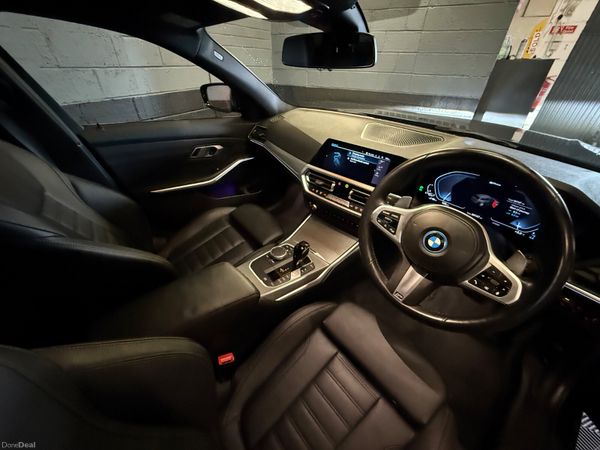 221 BMW 330E M-Sport Touring 387446522