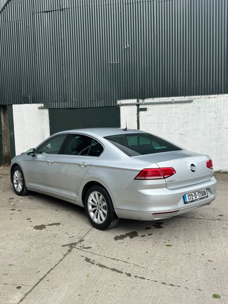 Volkswagen Passat 2017 387449172