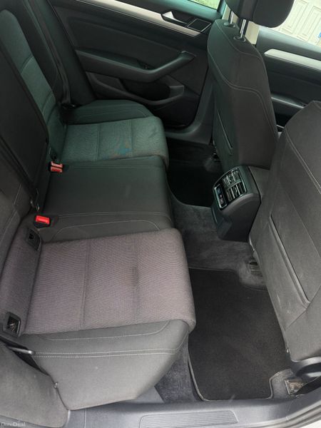 Volkswagen Passat 2017 387449186