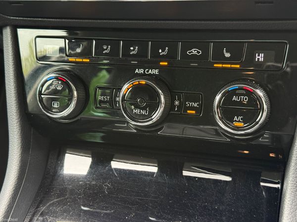 Now Reserved! Excellent Condition Skoda Superb! 387459544