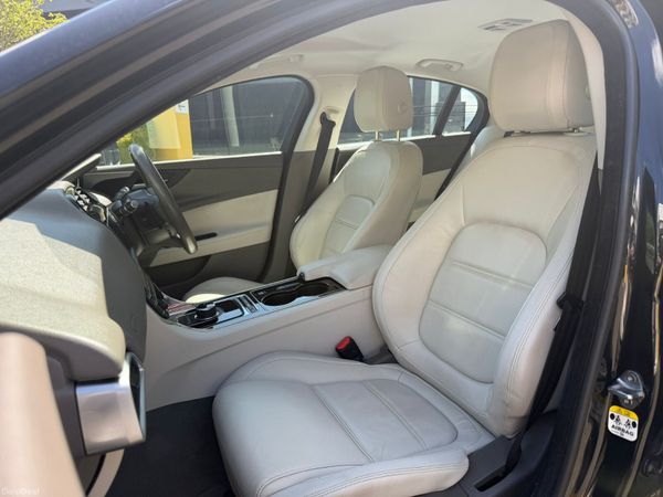 Jaguar XE 2.0D Prestige Automatic 387423202