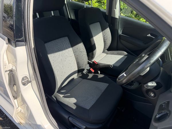 Volkswagen Polo 2014 Low KM 387578288