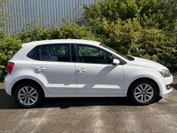 Volkswagen Polo 2014 Low KM 387578232
