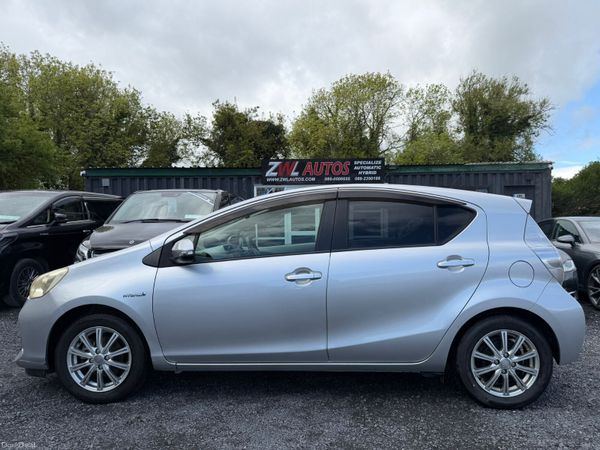 13 TOYOTA AQUA 1.5 HYBRID 387581058