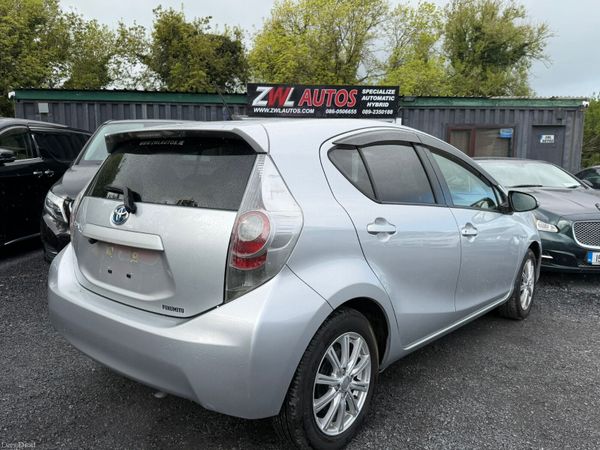 13 TOYOTA AQUA 1.5 HYBRID 387581106
