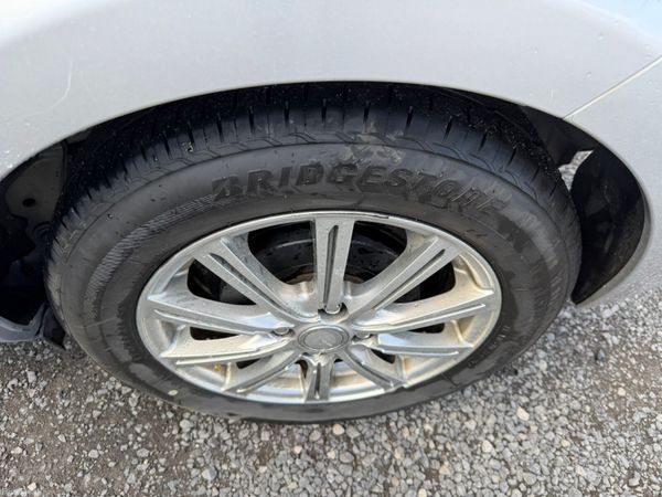 13 TOYOTA AQUA 1.5 HYBRID 387581112