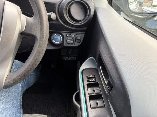13 TOYOTA AQUA 1.5 HYBRID 387581124
