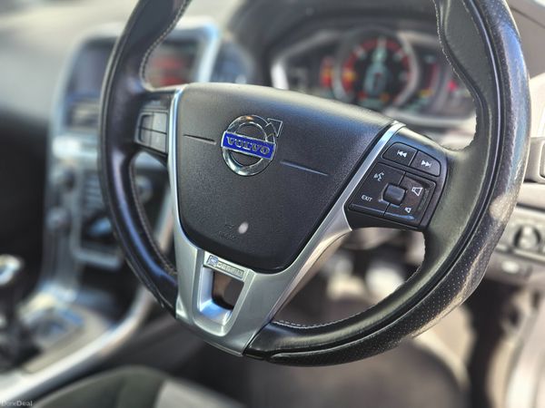 VOLVO XC60 R-DESIGN // EXCELLENT SERVICE HISTORY 387587964