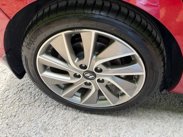 Hyundai i30 2019 FASTBACK DELUXE 1.0 T 387598872