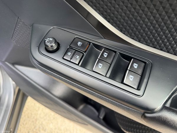 Toyota C-HR 2017 HYBRID LUNA AUTO 387506546