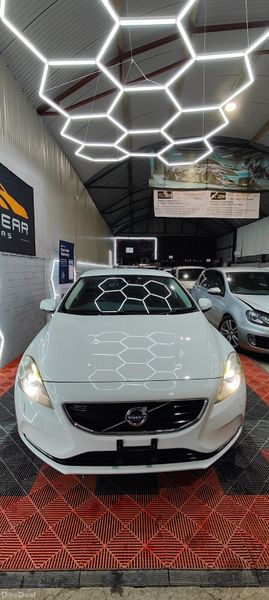 2013 Volvo V40 1.6 Petrol Automatic 387685270