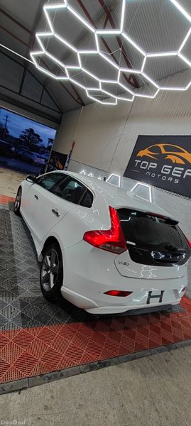 2013 Volvo V40 1.6 Petrol Automatic 387685278