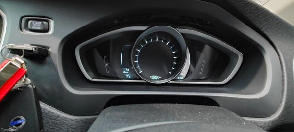 2013 Volvo V40 1.6 Petrol Automatic 387685302