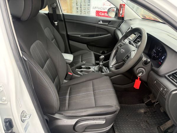 2017 Hyundai Tucson  1.7 387688402